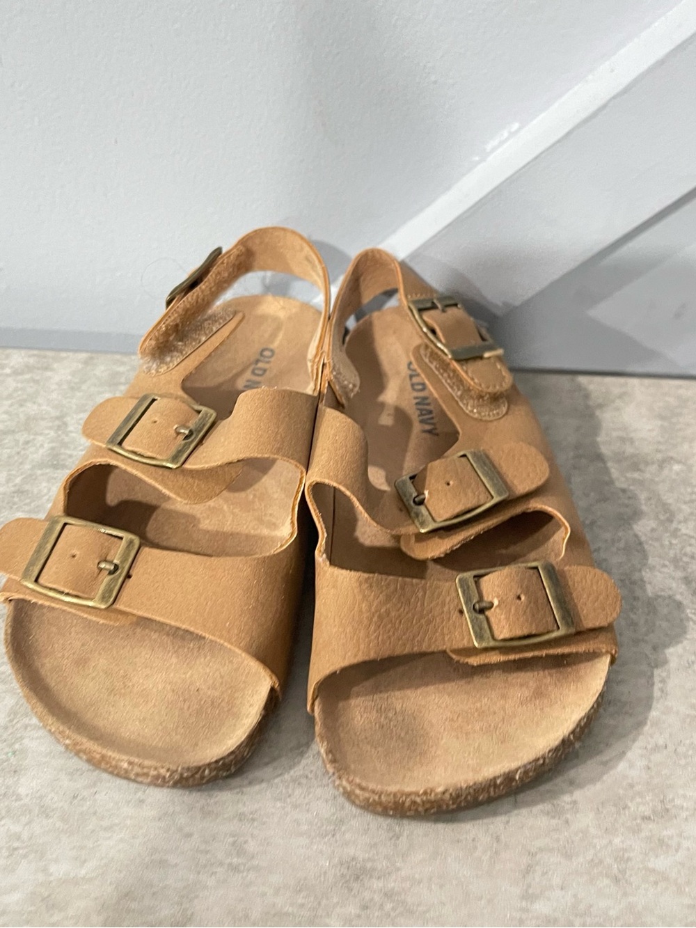 Old Navy Toddler Tan Triple-Buckle Sandals Size 8 - Picture 16 of 16